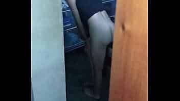 Culiada a muchacha de servicio. Era espiada video